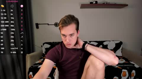 Snapshot of dr_your_dream chatting on 11.08.25 Mervin online show from 11.08.25