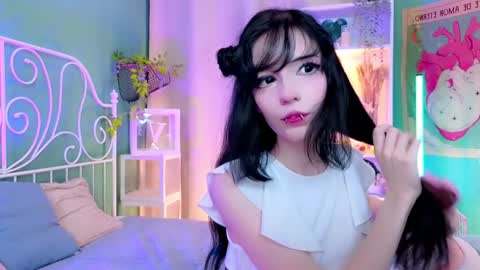 Snapshot of draculaura_ chatting on 12.05.24 Draculaura online show from 12.05.24