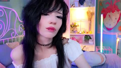 Snapshot of draculaura_ chatting on 12.06.24 Draculaura online show from 12.06.24