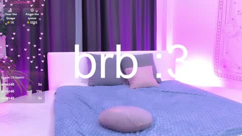 Snapshot of draculaura_ chatting on 02.07.25 Draculaura online show from 02.07.25