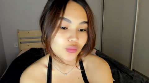 Airi online show from 12.12.24