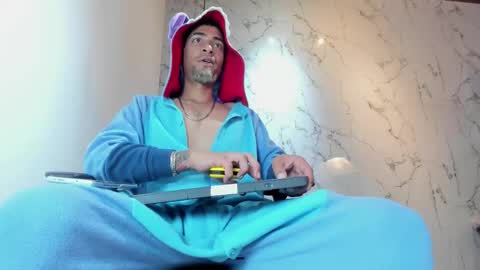 Drake Neuman online show from 10.08.25