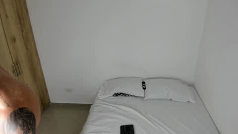 Snapshot of drakesmith02 chatting on 11.19.25 Drake Smith online show from 11.19.25