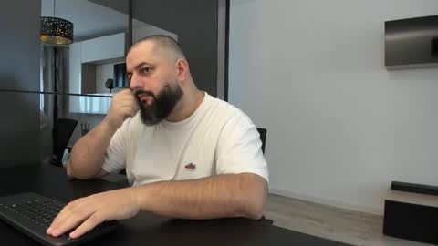 Snapshot of dravenpeak chatting on 10.18.25 DravenPeak online show from 10.18.25