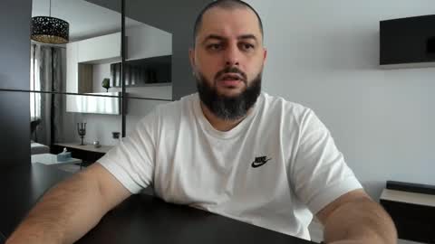 Snapshot of dravenpeak chatting on 10.22.25 DravenPeak online show from 10.22.25