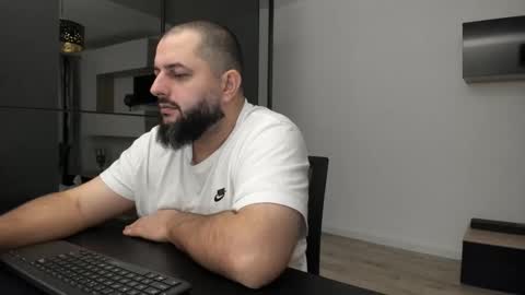 Snapshot of dravenpeak chatting on 10.22.25 DravenPeak online show from 10.22.25