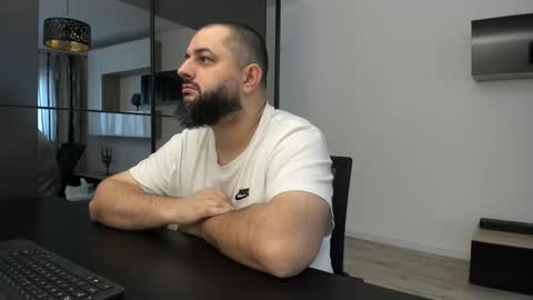 Snapshot of dravenpeak chatting on 10.24.25 DravenPeak online show from 10.24.25