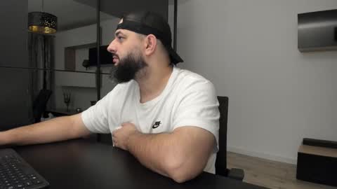 Snapshot of dravenpeak chatting on 10.25.25 DravenPeak online show from 10.25.25