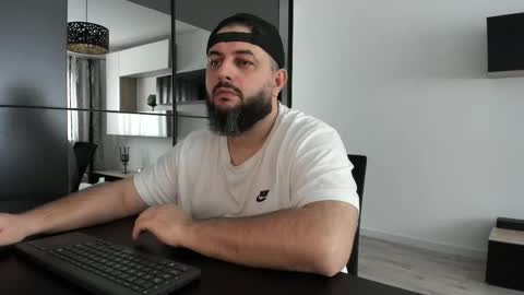 Snapshot of dravenpeak chatting on 10.26.25 DravenPeak online show from 10.26.25