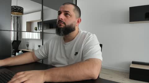 Snapshot of dravenpeak chatting on 10.27.25 DravenPeak online show from 10.27.25