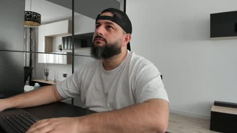 Snapshot of dravenpeak chatting on 11.01.25 DravenPeak online show from 11.01.25