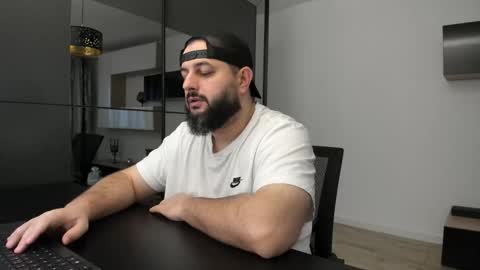 Snapshot of dravenpeak chatting on 11.02.25 DravenPeak online show from 11.02.25