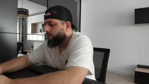 Snapshot of dravenpeak chatting on 11.06.25 DravenPeak online show from 11.06.25