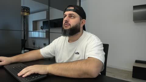 Snapshot of dravenpeak chatting on 11.10.25 DravenPeak online show from 11.10.25