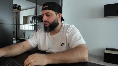 Snapshot of dravenpeak chatting on 11.14.25 DravenPeak online show from 11.14.25