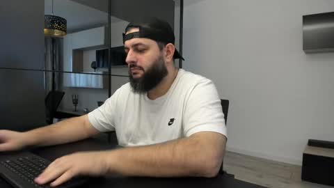 Snapshot of dravenpeak chatting on 11.17.25 DravenPeak online show from 11.17.25