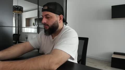 Snapshot of dravenpeak chatting on 11.21.25 DravenPeak online show from 11.21.25