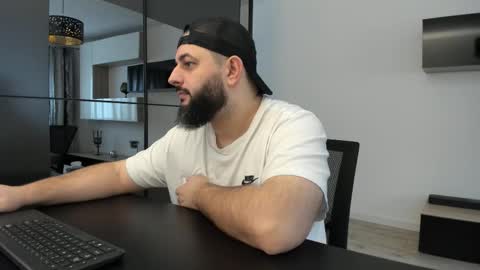 Snapshot of dravenpeak chatting on 11.22.25 DravenPeak online show from 11.22.25