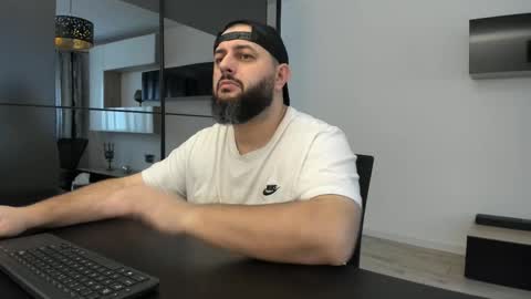 Snapshot of dravenpeak chatting on 11.23.25 DravenPeak online show from 11.23.25