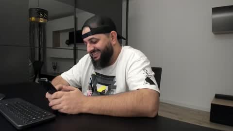 Snapshot of dravenpeak chatting on 11.23.25 DravenPeak online show from 11.23.25