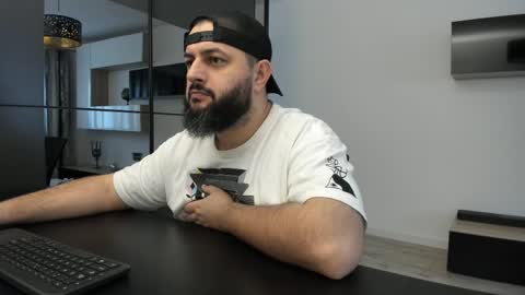 Snapshot of dravenpeak chatting on 11.28.25 DravenPeak online show from 11.28.25