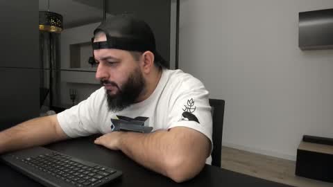 Snapshot of dravenpeak chatting on 11.29.25 DravenPeak online show from 11.29.25