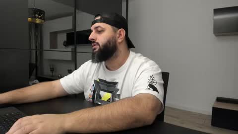 Snapshot of dravenpeak chatting on 11.29.25 DravenPeak online show from 11.29.25