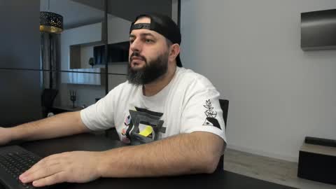 Snapshot of dravenpeak chatting on 11.30.25 DravenPeak online show from 11.30.25