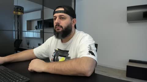 Snapshot of dravenpeak chatting on 12.02.25 DravenPeak online show from 12.02.25