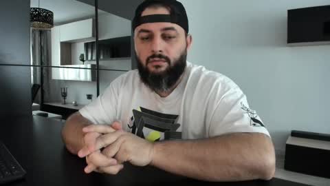 Snapshot of dravenpeak chatting on 12.03.25 DravenPeak online show from 12.03.25