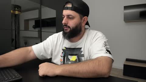 Snapshot of dravenpeak chatting on 12.03.25 DravenPeak online show from 12.03.25