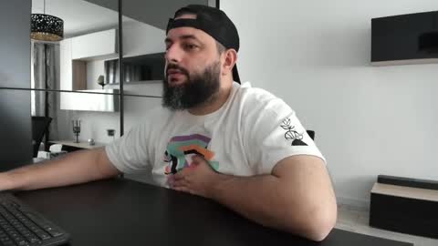 Snapshot of dravenpeak chatting on 12.05.25 DravenPeak online show from 12.05.25