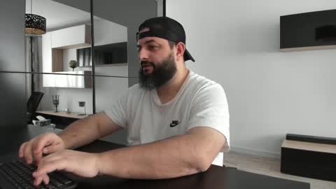 Snapshot of dravenpeak chatting on 12.19.25 DravenPeak online show from 12.19.25