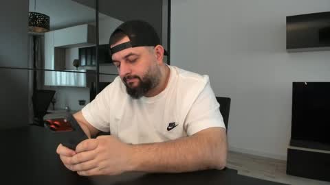 Snapshot of dravenpeak chatting on 04.03.26 DravenPeak online show from 04.03.26