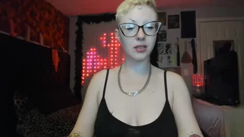 Snapshot of dreagentry chatting on 12.12.24 Your Majesty online show from 12.12.24