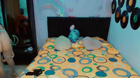 Snapshot of dream__girls69944 chatting on 11.20.25 sharon online show from 11.20.25