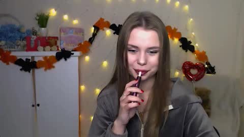 Mari online show from 10.15.25