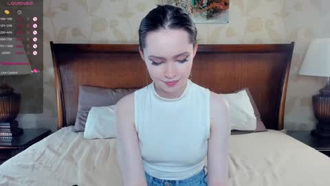 Hi Im Monika Welcome to my room online show from 09.12.25