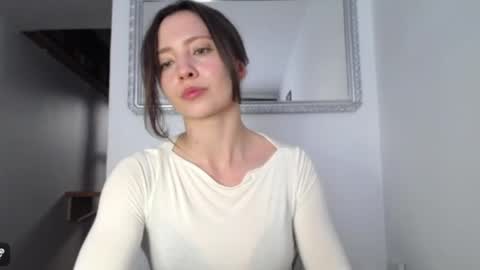 Snapshot of dream_nicole02 chatting on 05.11.26 Nicole online show from 05.11.26