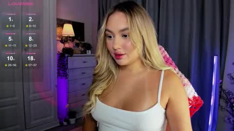  Mary   pvt open    use pink and blue app lovense online show from 11.08.25