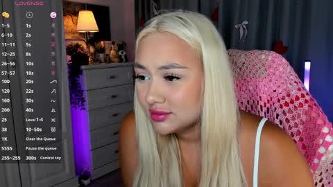  Mary   pvt open    use pink and blue app lovense online show from 04.05.26