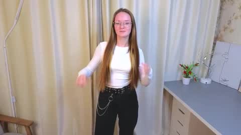 Hello im Leya online show from 11.10.25