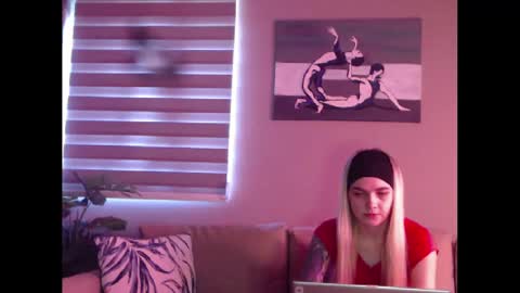 A girl online show from 01.27.25