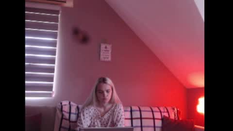 A girl online show from 06.10.26
