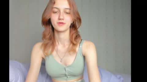 Snapshot of dreamy_pollyyy chatting on 10.01.25 dreamy_pollyyy online show from 10.01.25