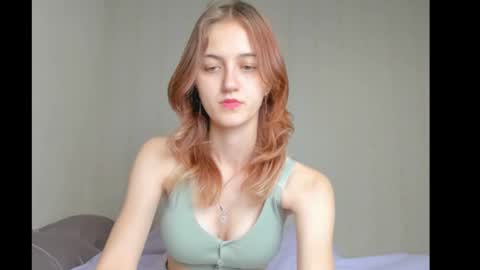 Snapshot of dreamy_pollyyy chatting on 10.03.25 dreamy_pollyyy online show from 10.03.25