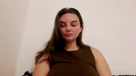 Mila online show from 12.04.24