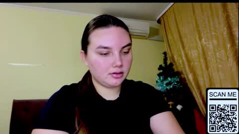 Snapshot of dreamyblushfairy chatting on 02.01.26 Mila online show from 02.01.26