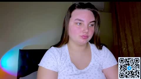 Snapshot of dreamyblushfairy chatting on 03.11.26 Mila online show from 03.11.26