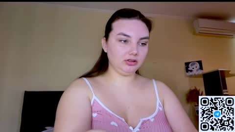 Snapshot of dreamyblushfairy chatting on 04.10.26 Mila online show from 04.10.26